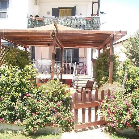Apartamento Il Giardino Degli Ulivi Giugliano In Campania Exterior foto