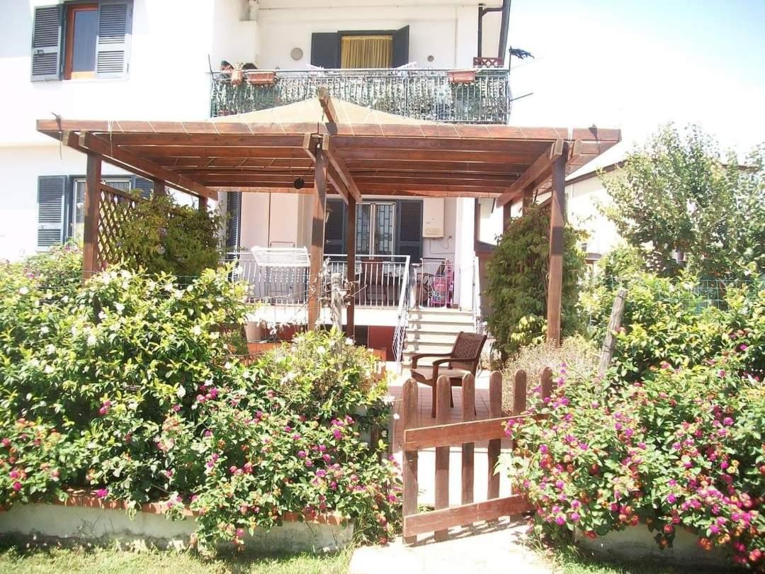 Apartamento Il Giardino Degli Ulivi Giugliano In Campania Exterior foto