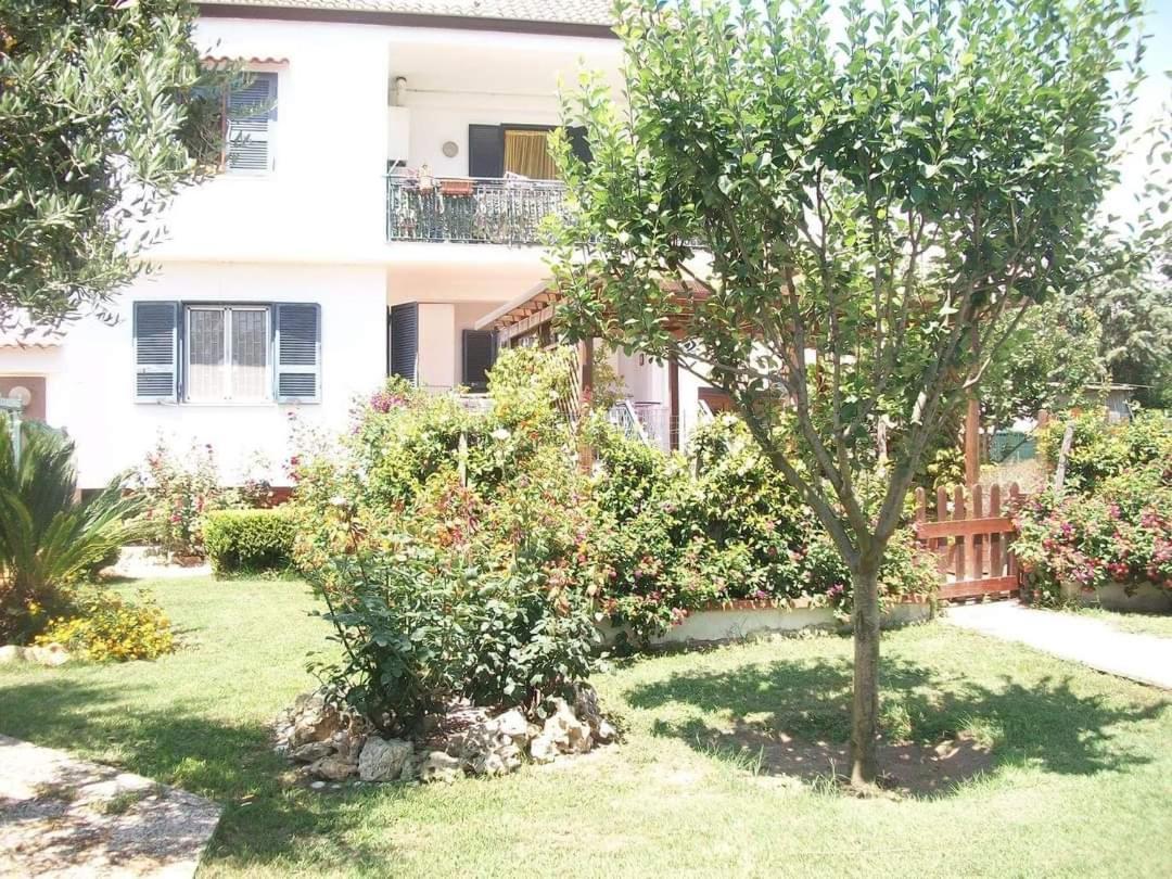 Apartamento Il Giardino Degli Ulivi Giugliano In Campania Exterior foto